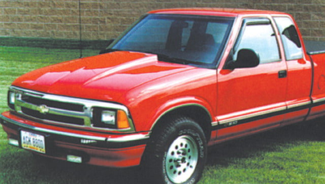 1994-2005 Chevrolet Blazer/S10/GMC Envoy/Jimmy/Sonoma/Oldsmobile Bravada CAPA Certified Hood W/Cowl Induction Steel - GM1230240C-Partify-Painted-Replacement-Body-Parts