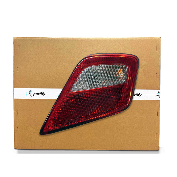 Buick Cascada Passenger Side Tail Light Assembly On Body Outer - GM2805137