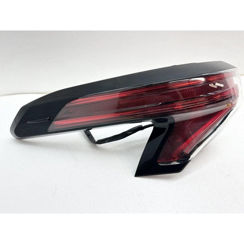 Toyota Sienna Tail Light Driver Side Without Led Le/XLE Trims - TO2804160